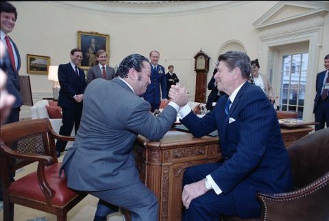 arm wrestling