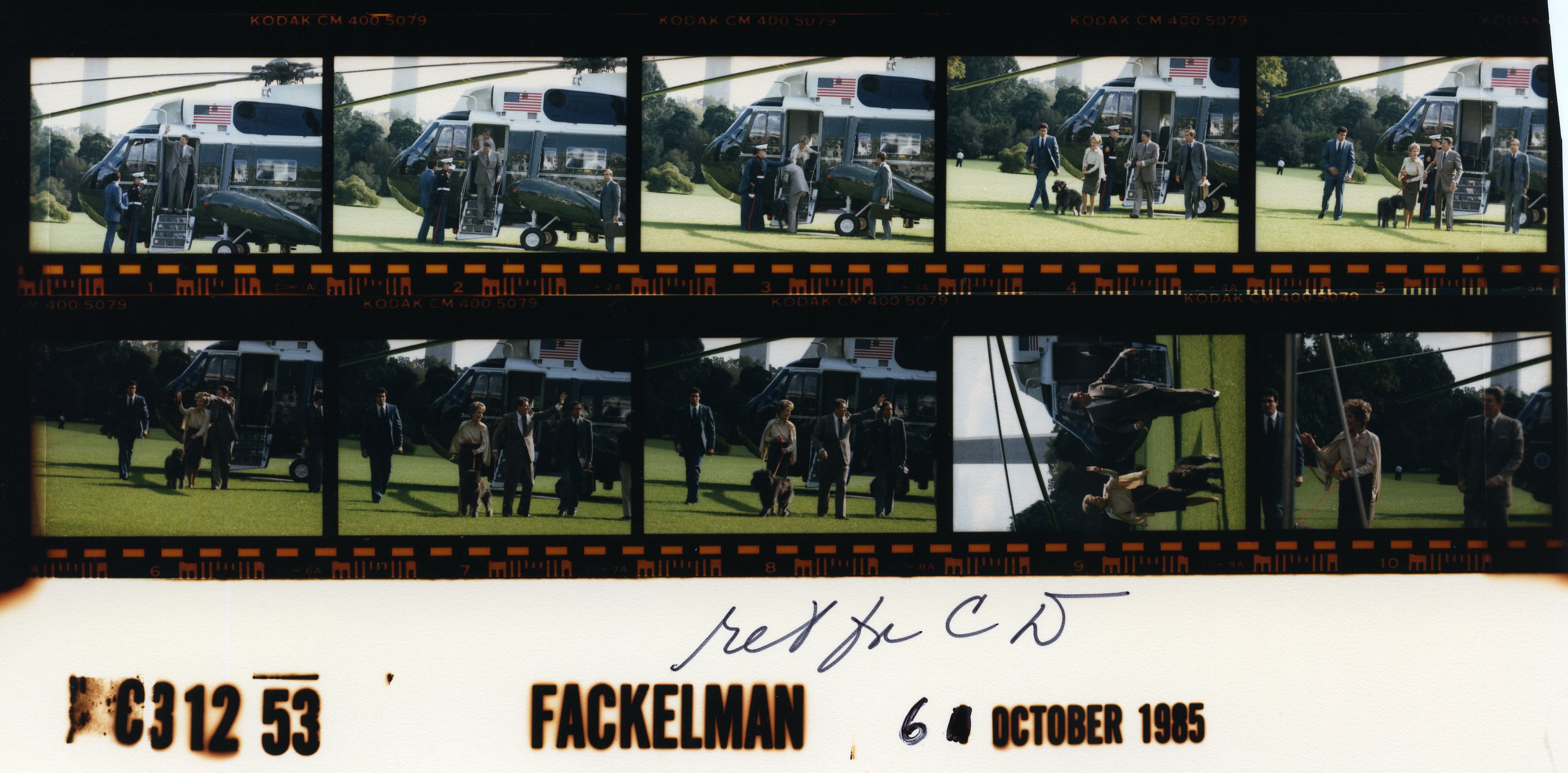 C31253.jpg arrival via marine one