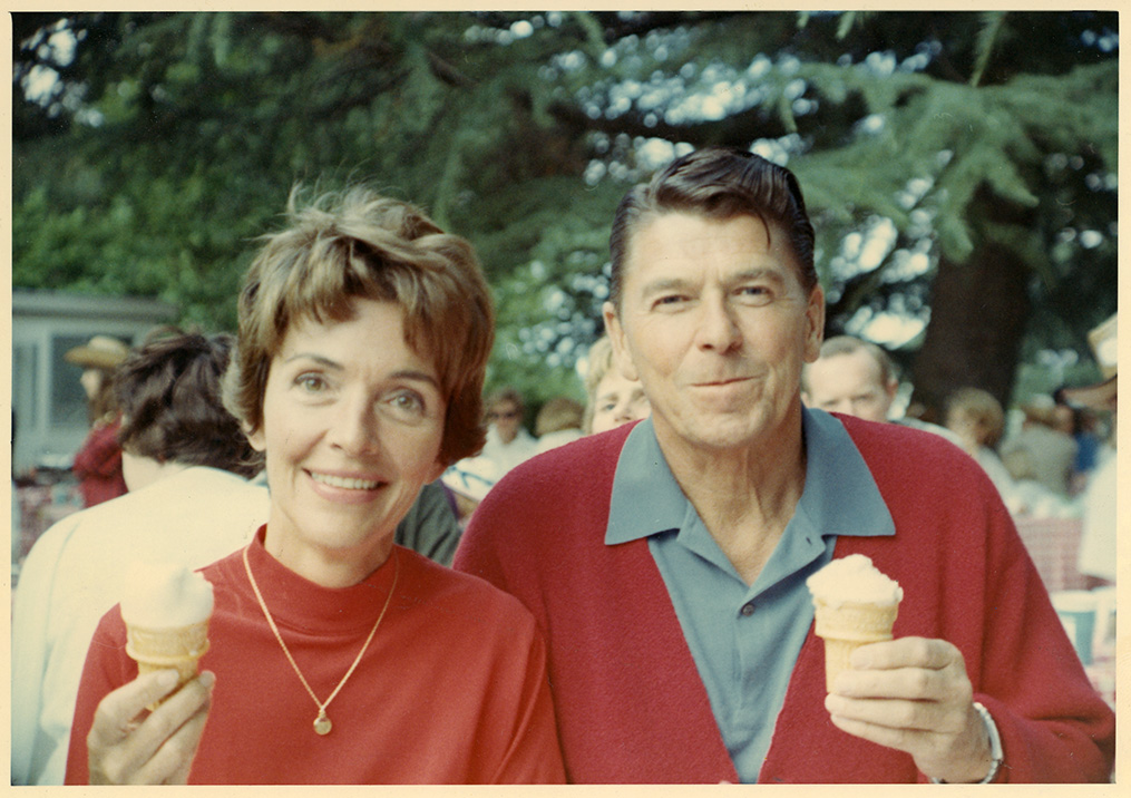 AVC233.jpg Reagans and ice cream