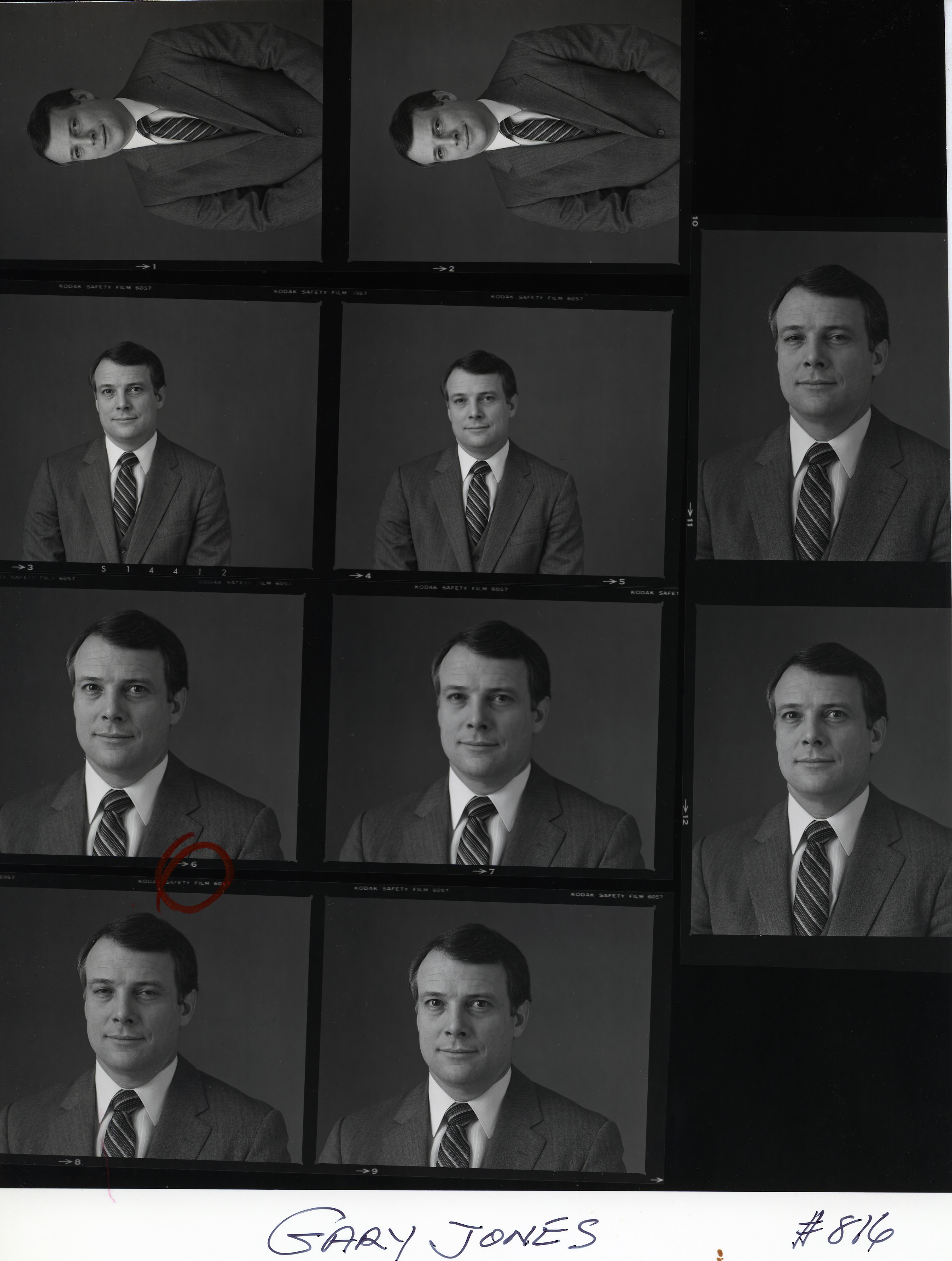 ME816.jpg Gary Jones