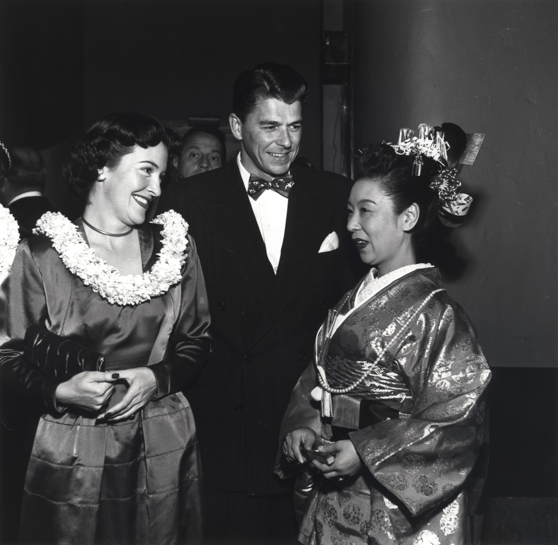 GB37.jpg Ronald Reagan and Nancy Davis, wearing a lei