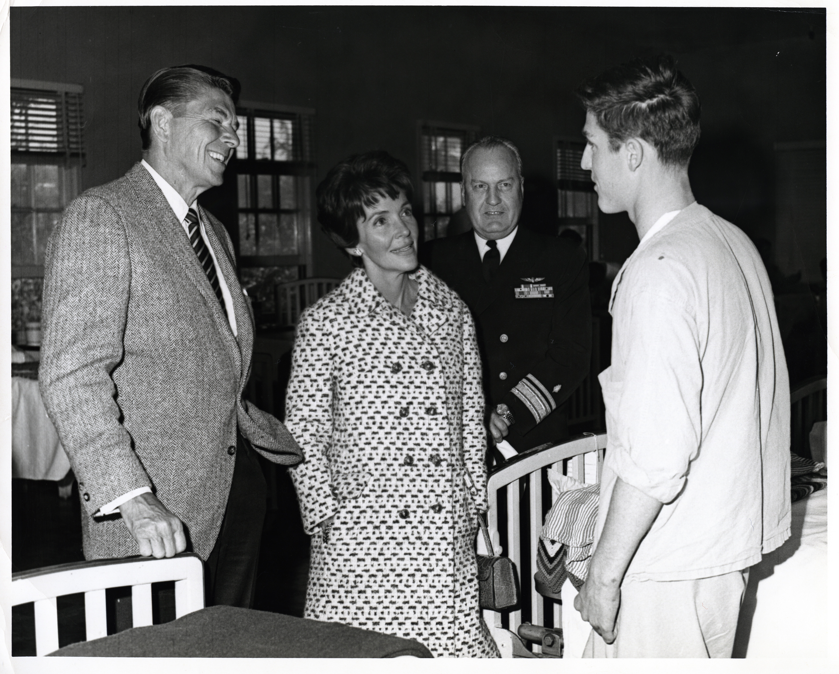KD115.jpg Ronald Reagan and Nancy Reagan with patient at Oak Knoll Hospital
