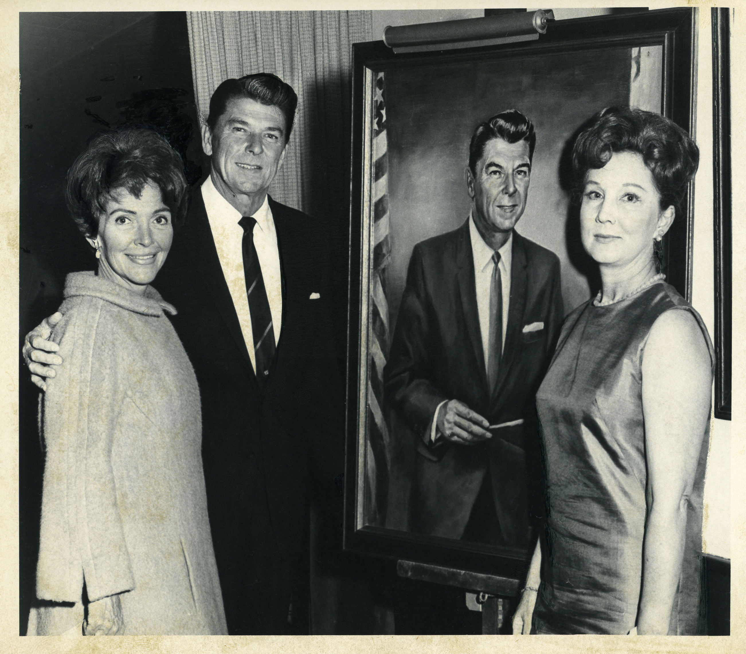 KD44.jpg Governor Reagan, Nancy Reagan, and Vivan Burtchby