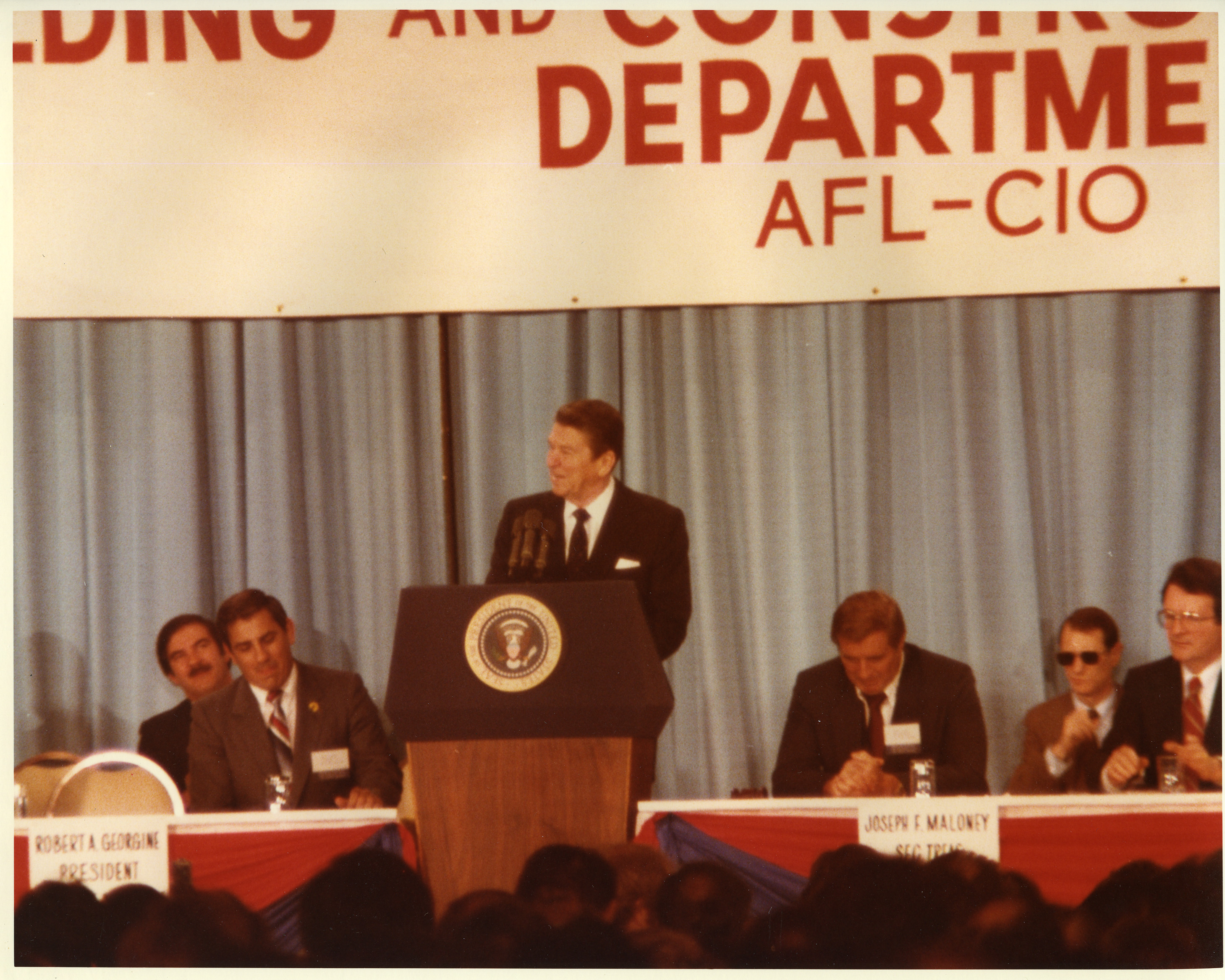 rr-jhj-124.jpg speech