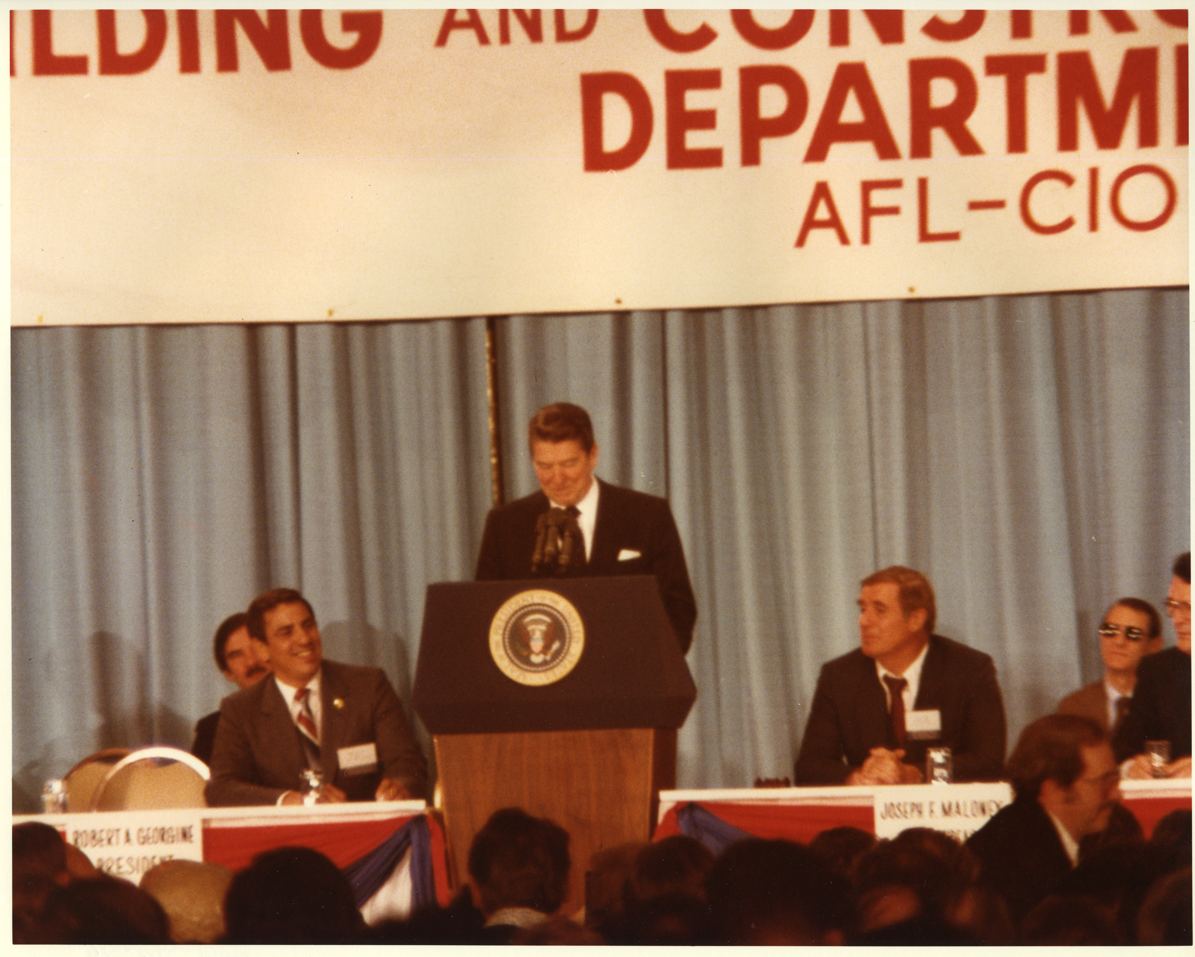 rr-jhj-125.jpg speech