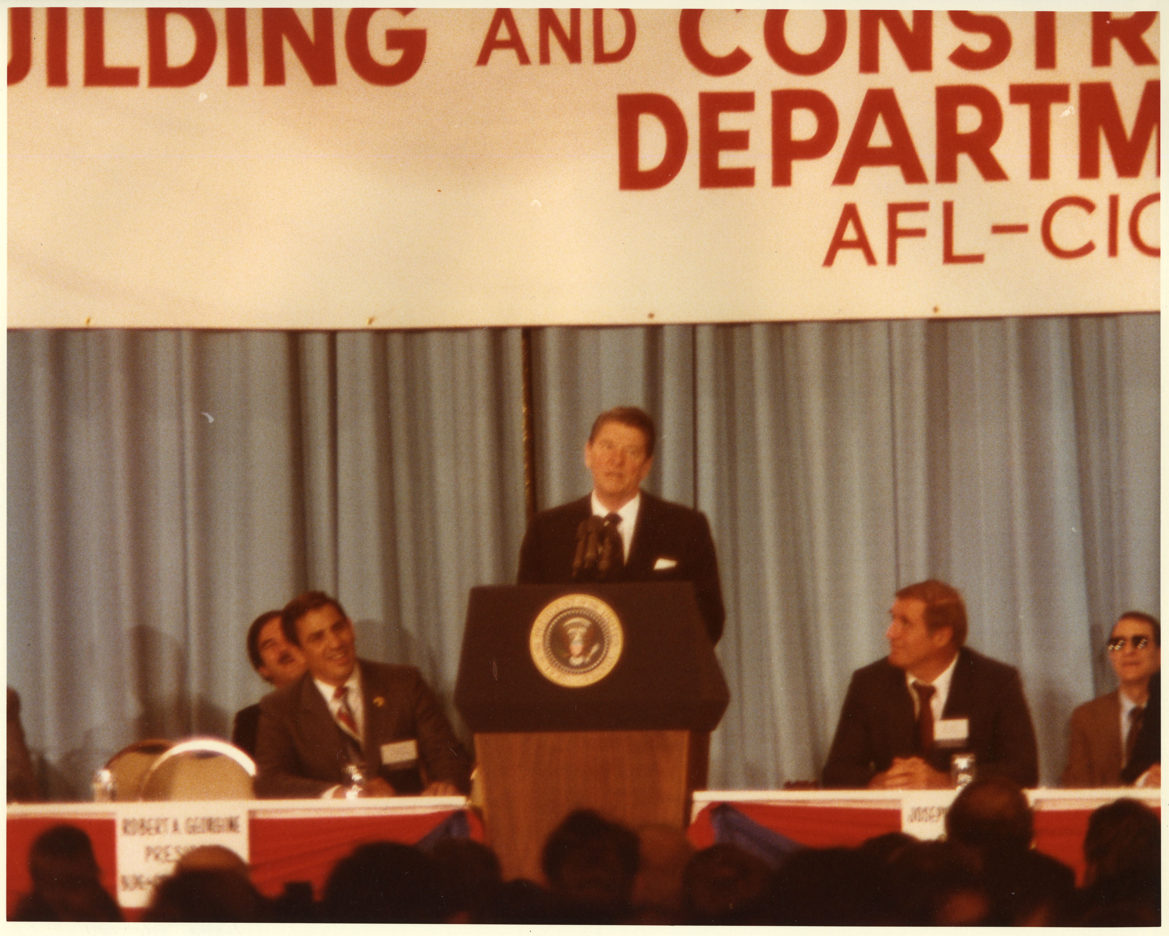 rr-jhj-126.jpg speech