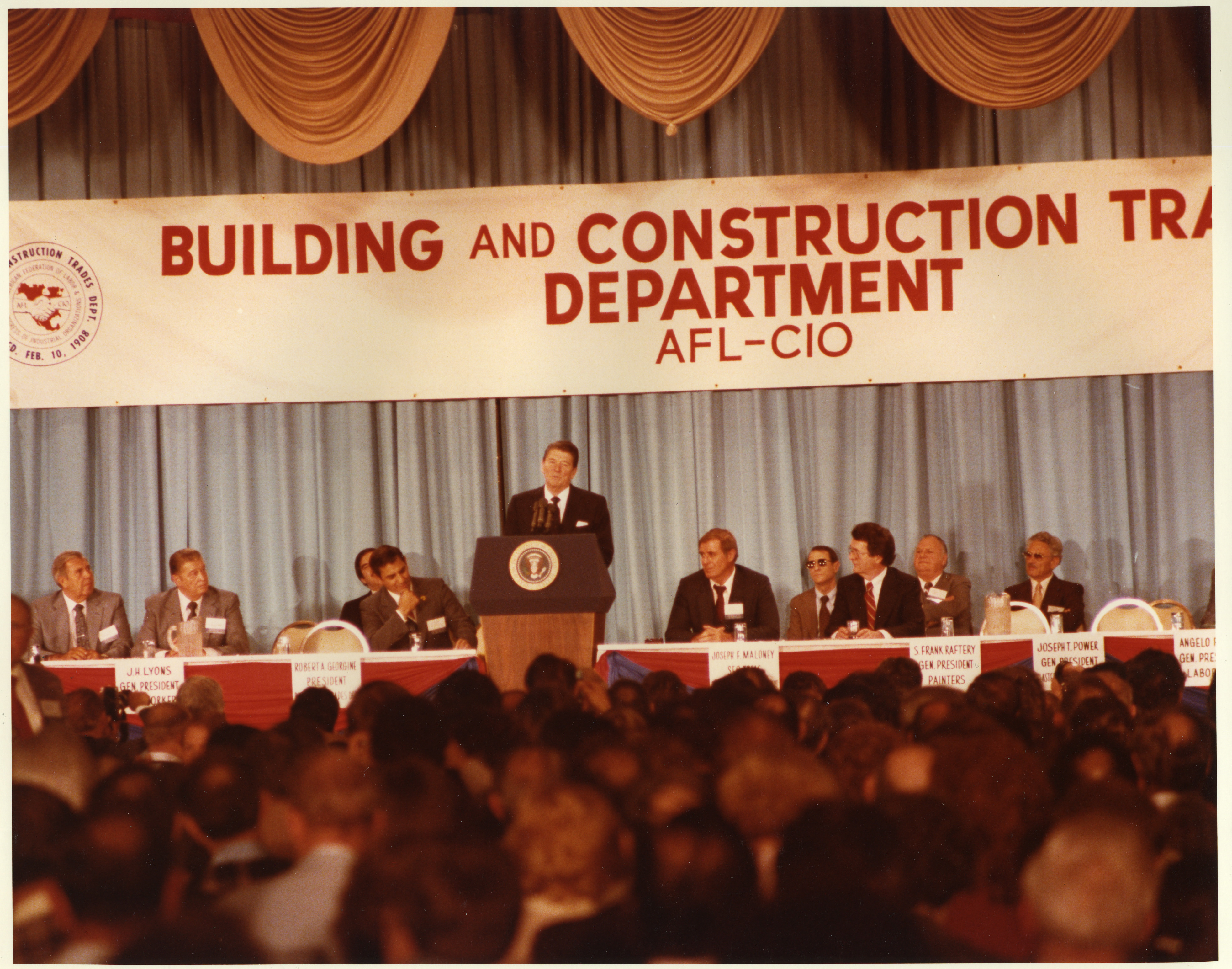 rr-jhj-127.jpg speech