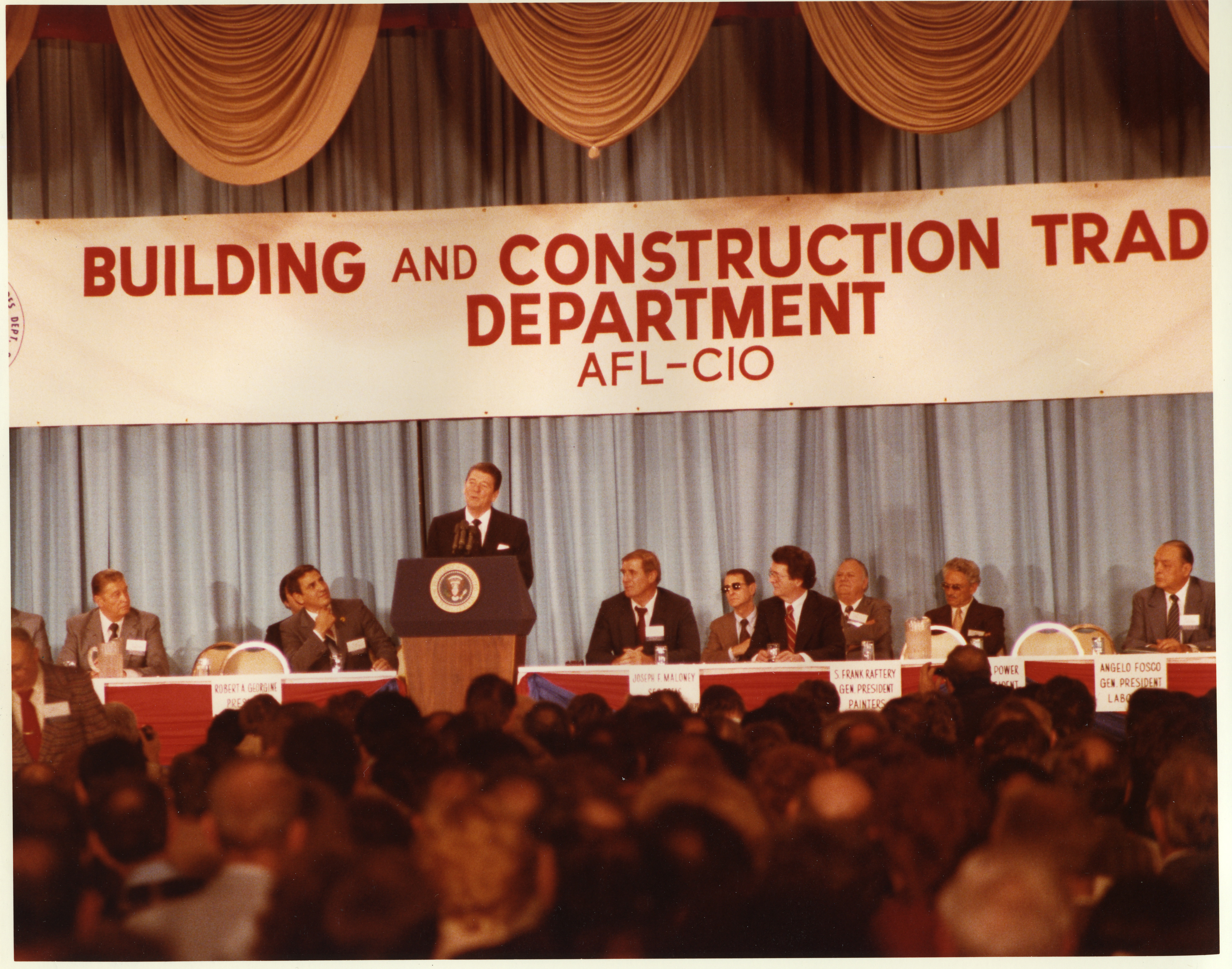 rr-jhj-128.jpg speech