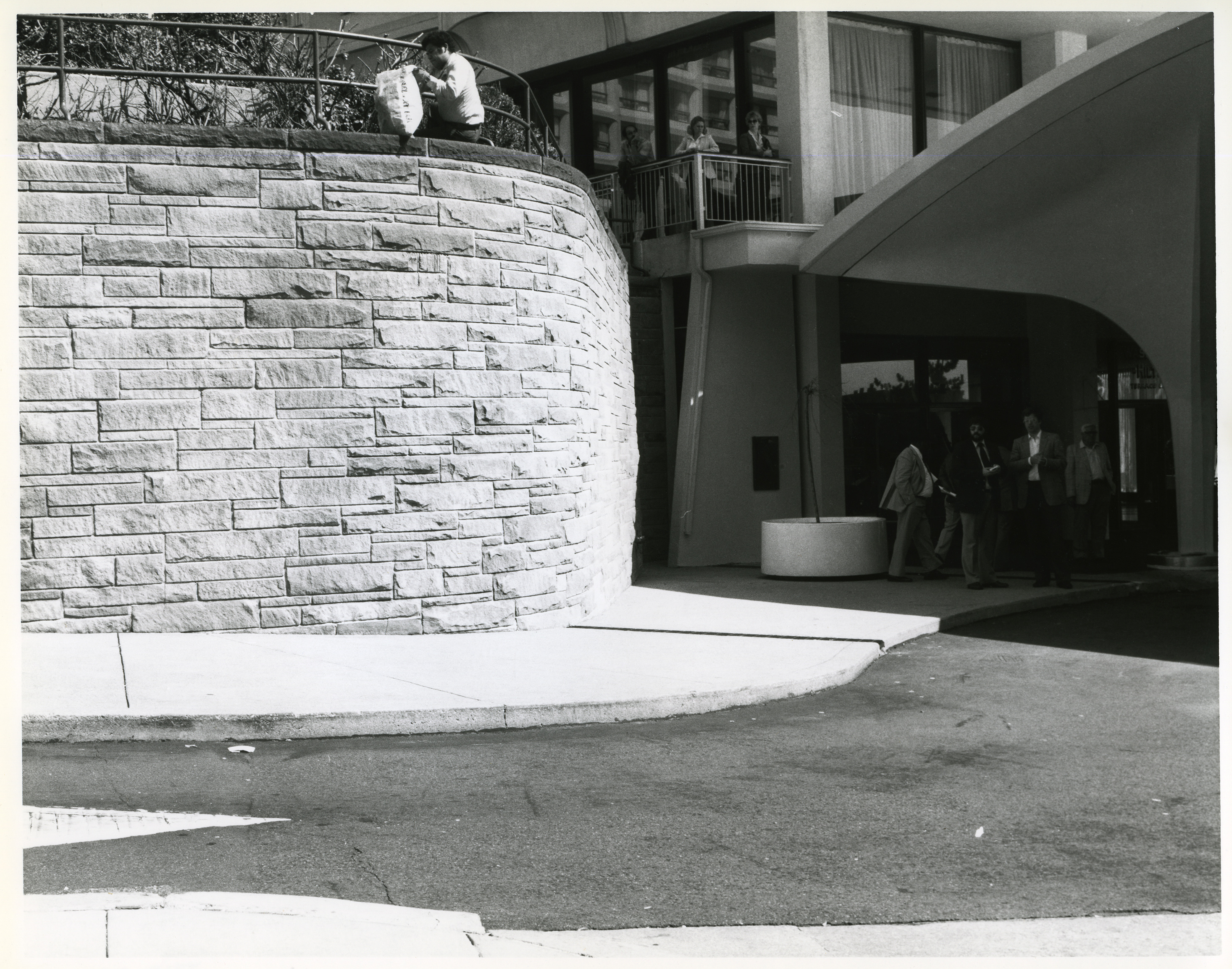 rr-jhj-221.jpg Hilton Hotel