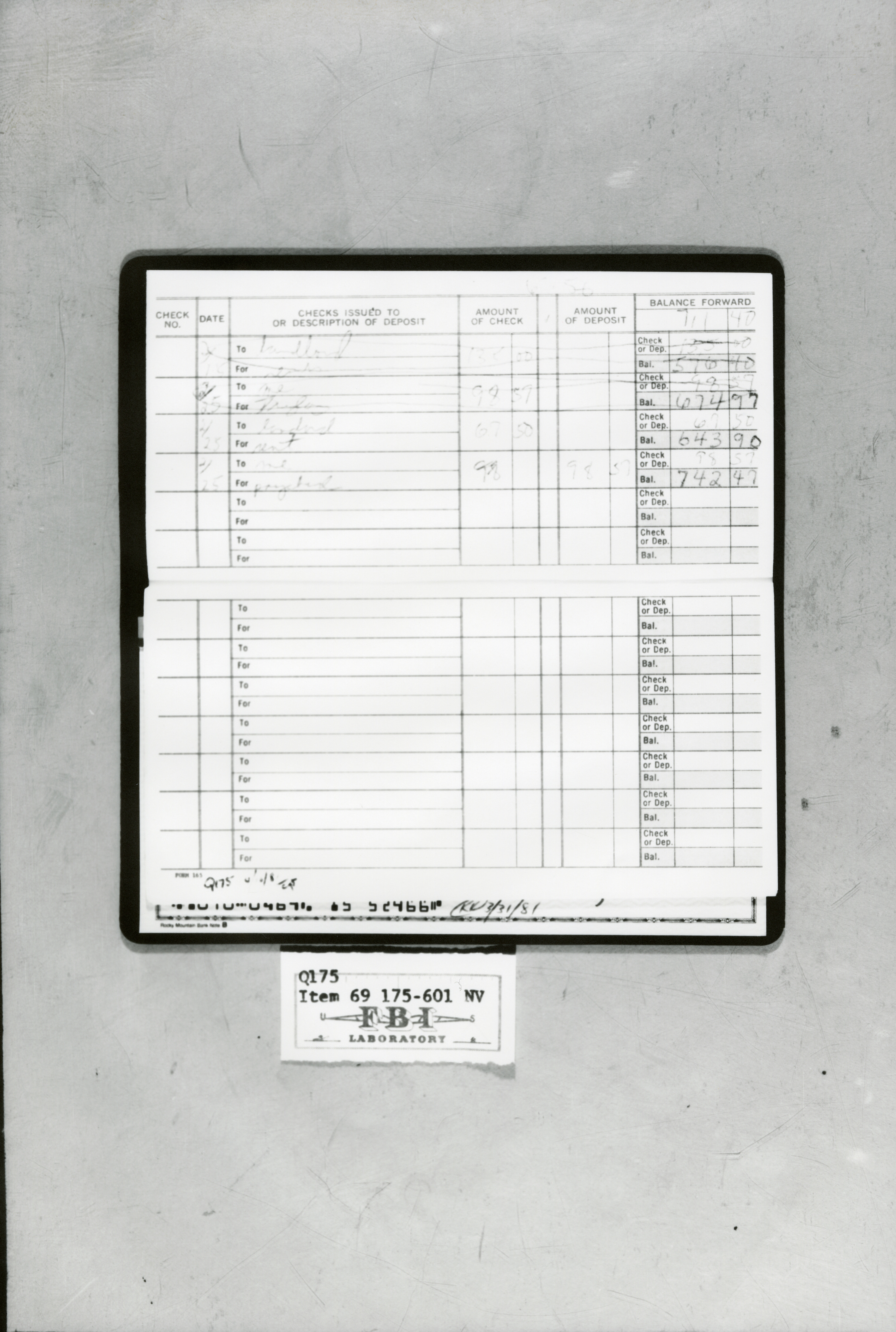 rr-jhj-422.jpg checkbook