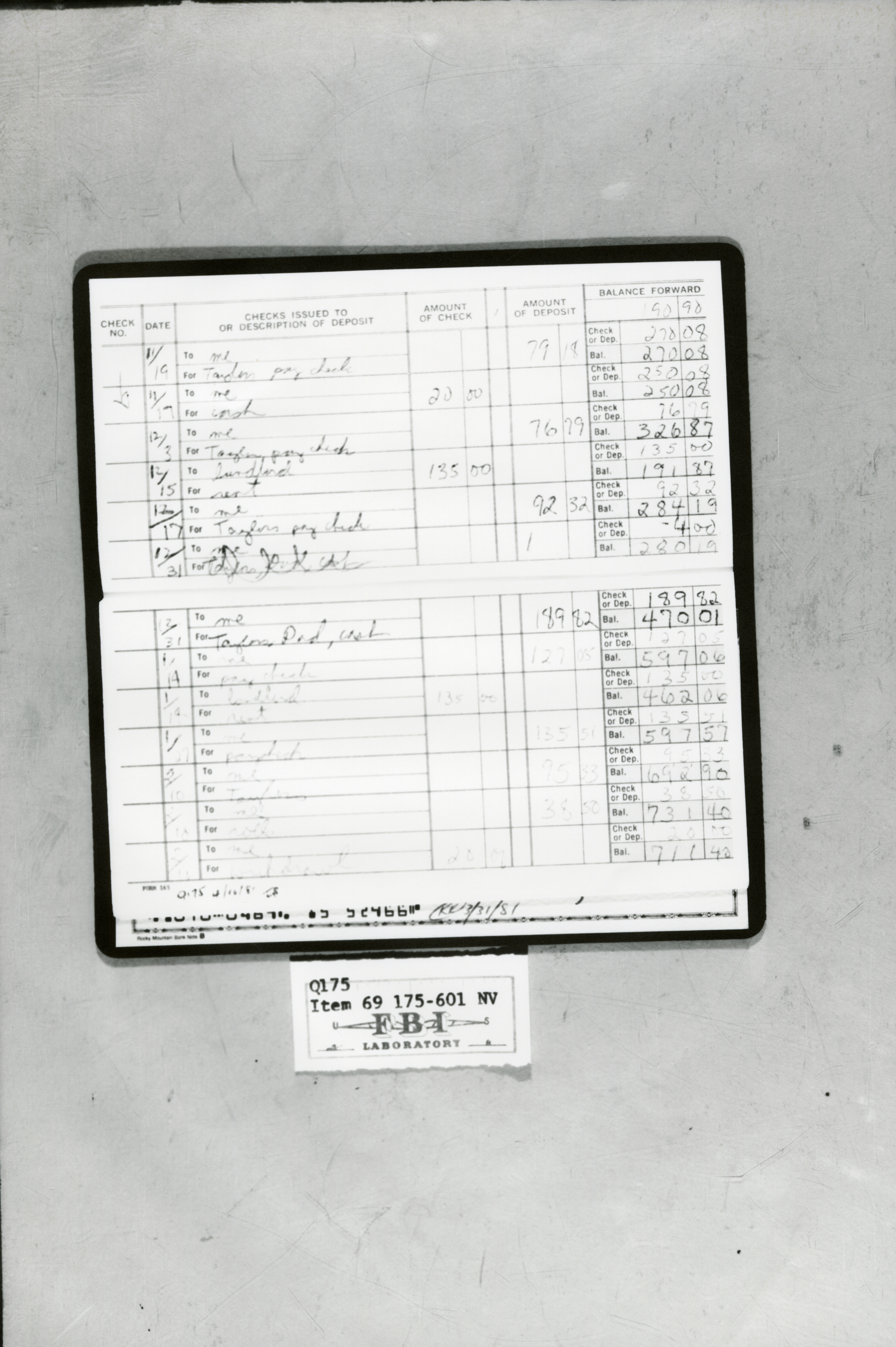 rr-jhj-423.jpg checkbook