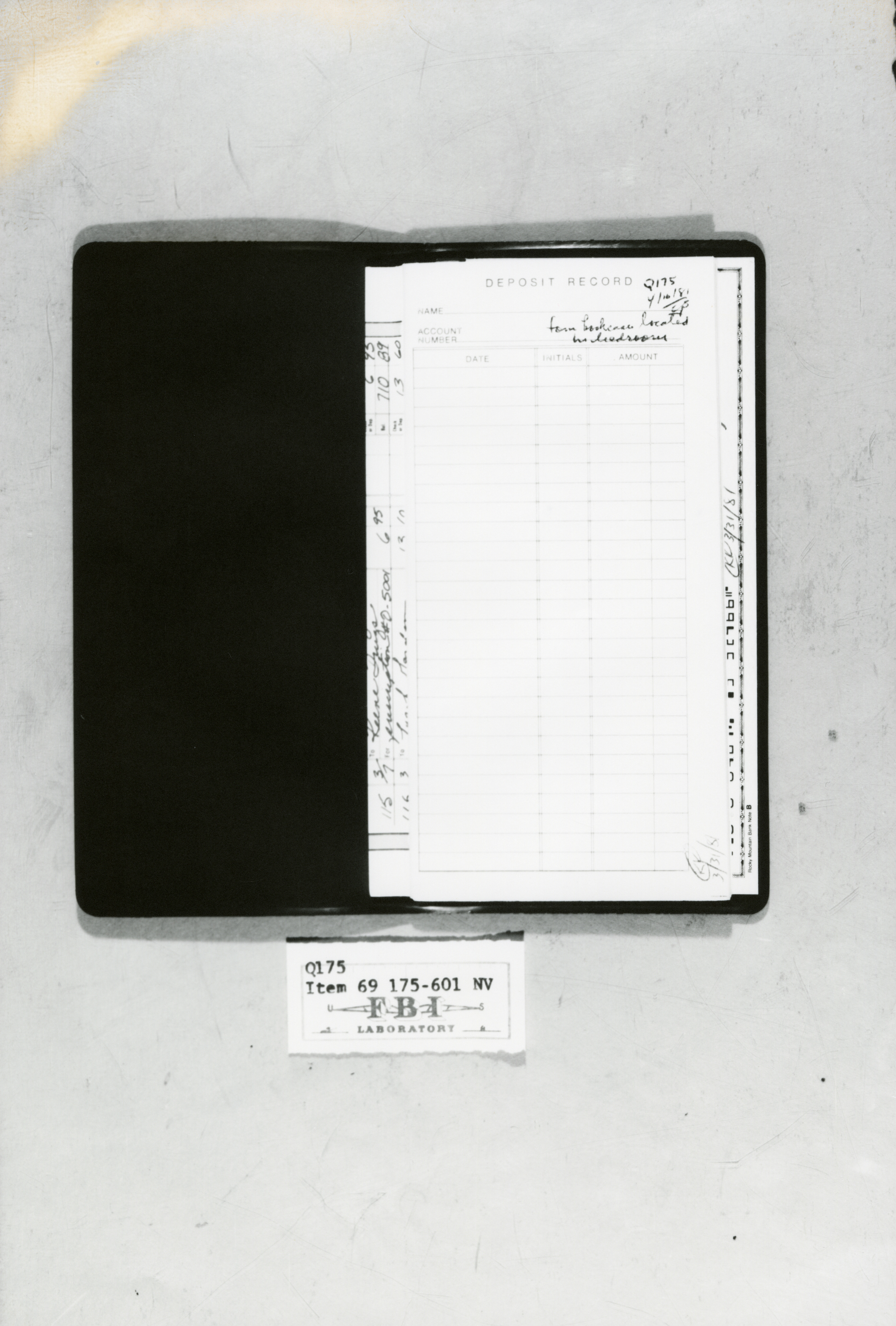 rr-jhj-425.jpg checkbook