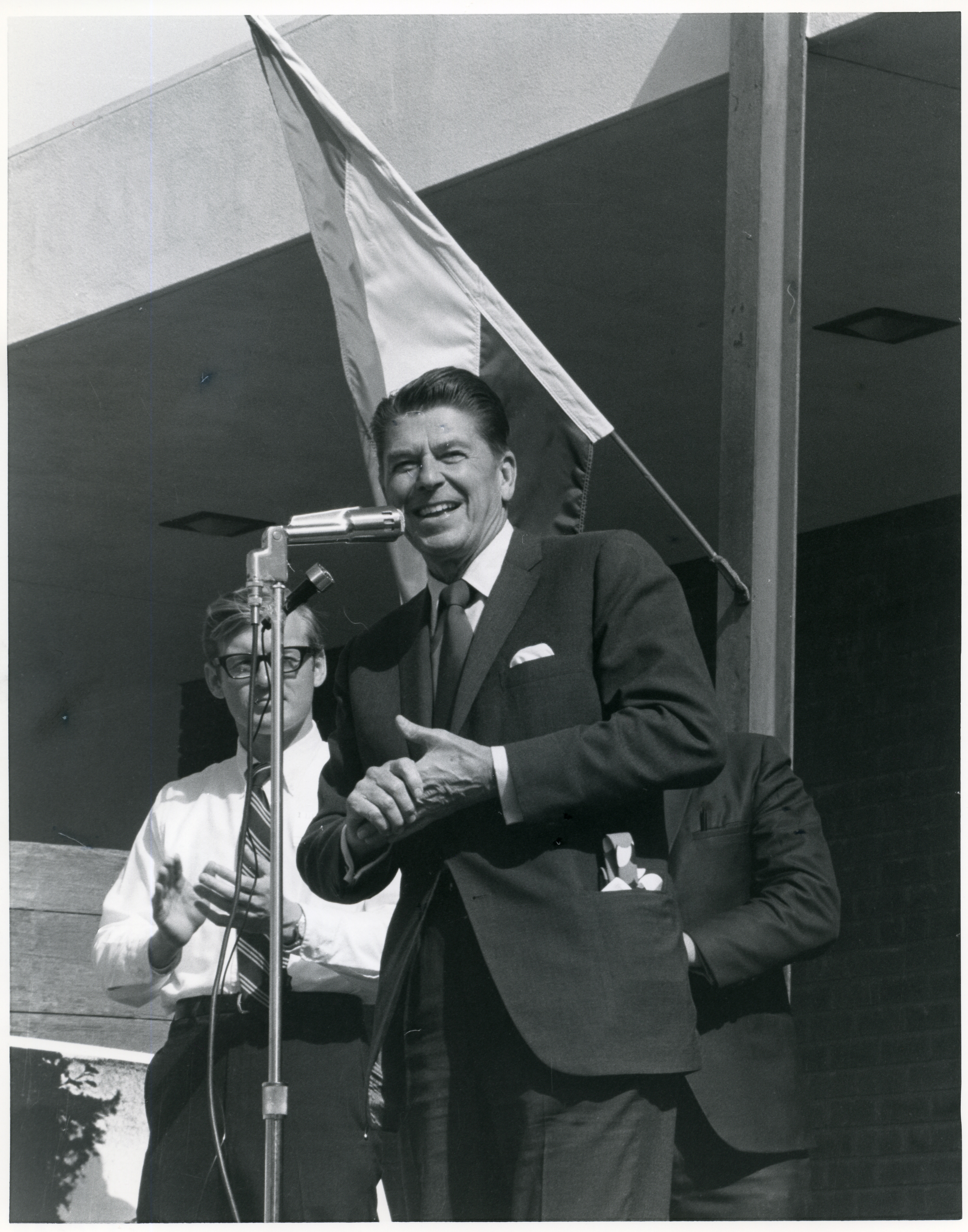 rr-comp00-photo-105.jpg governor