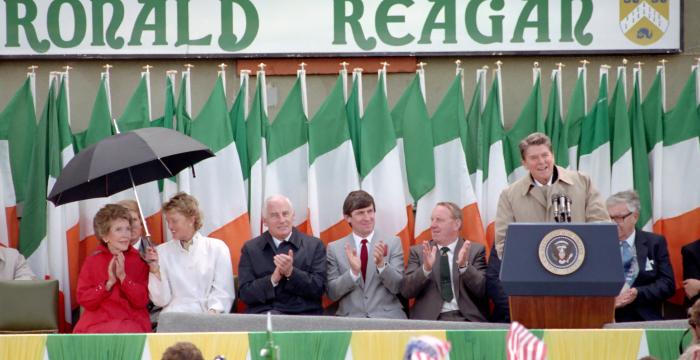 President Ronald Reagan speaking to citizens of Ballyporeen, Ireland, 06/03/1984 C22321-24A NAID: 75853413