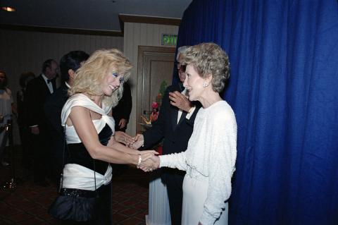 Donna Mills