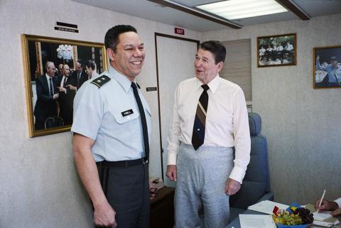 Air Force One Colin Powell