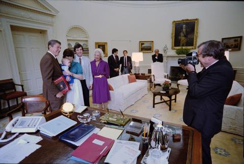 President meeting with Howard Baker and family
