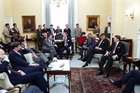 Meeting at U.S. Capitol regarding Highway Bill veto vote