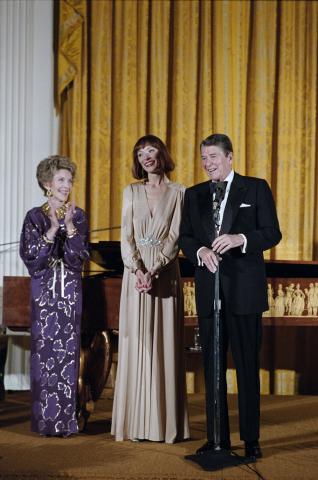 State Visit to Prime Minister Lee Kuan Yew of Singapore, Entertainment by Karen Akers