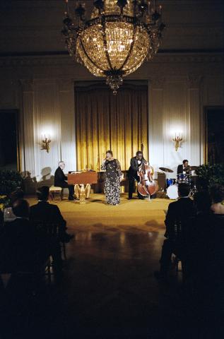 Ella Fitzgerald, Keter Betts performing