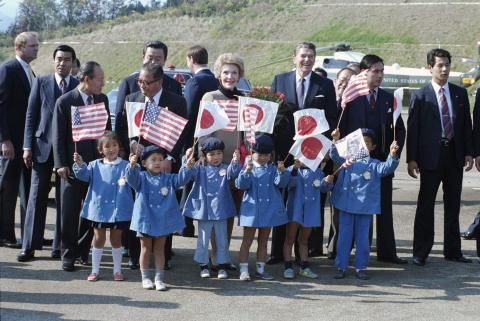 Trip to Japan, Photo op. with Hinode-Cho School children