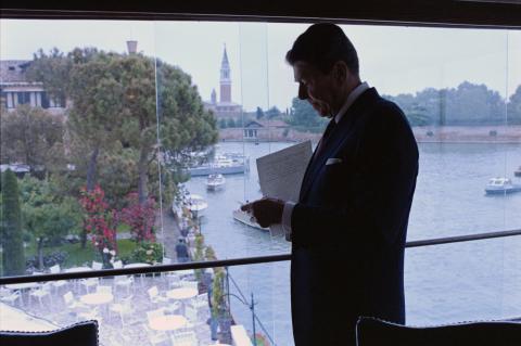 President alone in Hotel Cipriani in Venice