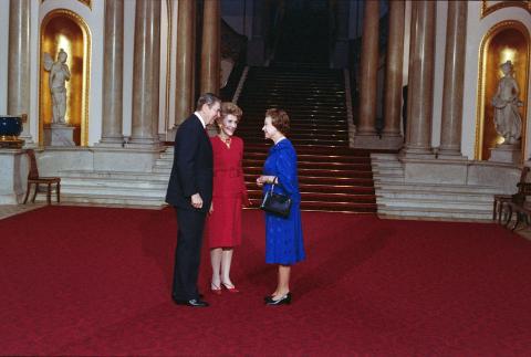 Trip to United Kingdom, Visit to Buckingham Palace, Tea with Queen Elizabeth II