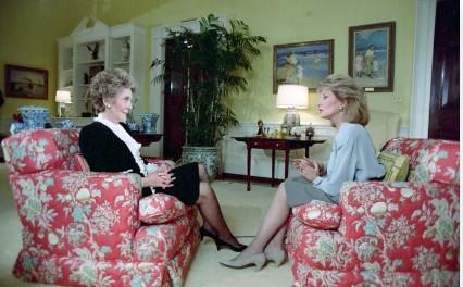 Nancy Reagan discussing her breast cancer surgery during an interview with Barbara Walters in the Residence 02/03/1988 NAID: 75855985
