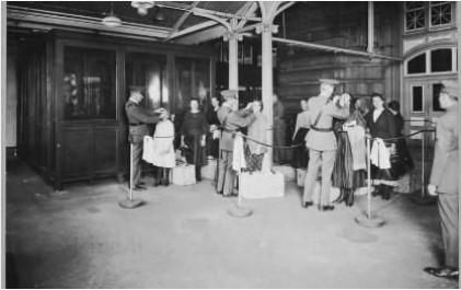 Ellis Island, New York Line Inspection of Arriving Aliens Produced: 1923 Public Health Service Historical Photograph File 1880-1943 Record Group 90 Records of the Public Health Service 1794-1990 NAID: 6116683