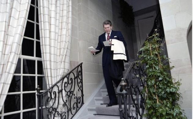 President Ronald Reagan getting ready to depart Maison de Saussure for dinner at the Soviet Mission during the Geneva Summit in Switzerland, 11/19/1985 C32085-02