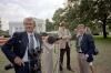 White House photographers Jack Kightlinger, Mary Ann Fackelman, Bill Fitz-Patrick and Cynthia Johnson preparing for a photo shoot on the North Lawn of the White House 09/09/1981 NAID: 75855121
