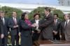 President Ronald Reagan shaking hands with Coretta Scott King at a signing ceremony making the birthday of Martin Luther King, Jr. a national holiday in the Rose Garden 11/02/1983  NAID: 276563739