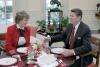 President Ronald Reagan having lunch with author and consultor on the Soviet Union Suzanne Massie in the Oval Office 03/01/1984 NAID: 75853247