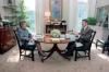 President Ronald Reagan and Nancy Reagan having lunch in the Oval Office Study in honor of their 35th wedding anniversary 03/04/1987  NAID: 75855323