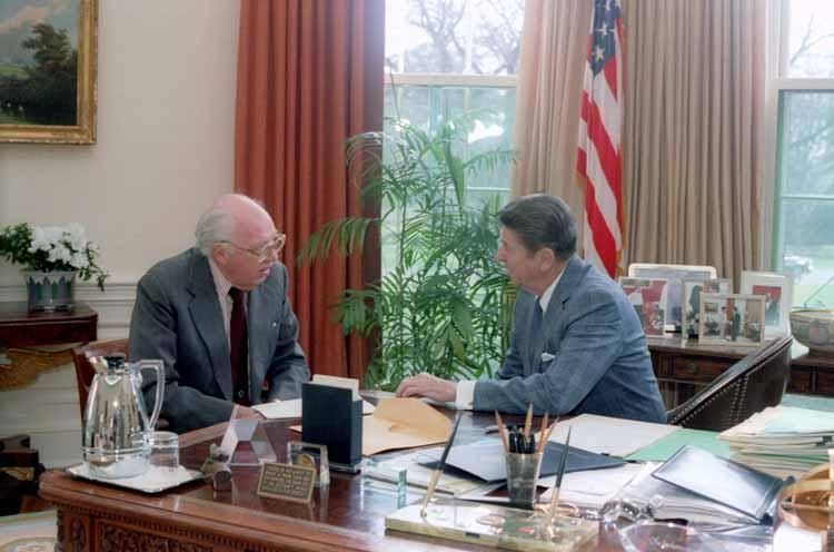 President Ronald Reagan meeting with the Director of the Central Intelligence Agency (CIA) William Casey in the Oval Office 01/23/1983 NAID: 75852601