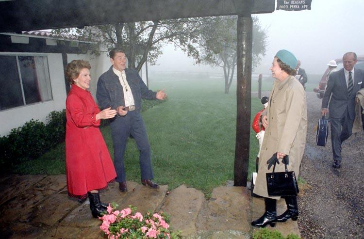 President Ronald Reagan and Nancy Reagan greeting Queen Elizabeth II and Prince Philip of the United Kingdom upon their arrival at Rancho del Cielo 03/01/1983 NAID: 276563621