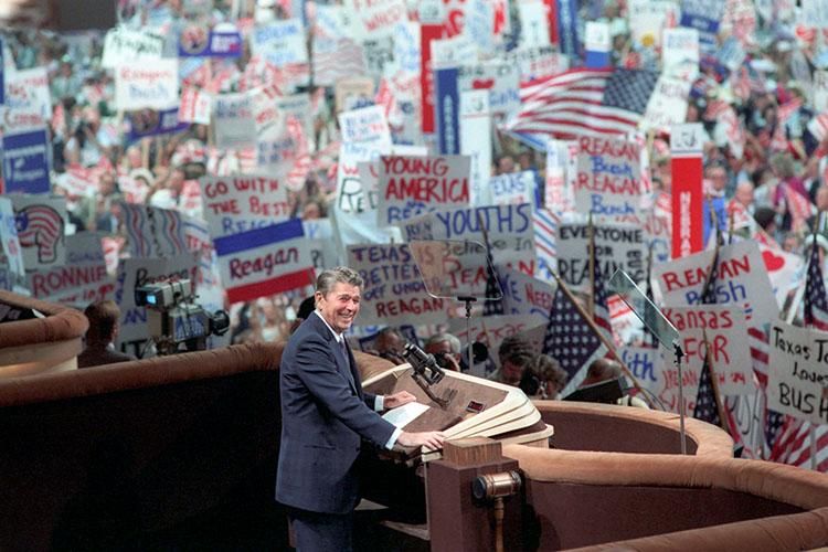 President Ronald Reagan giving his acceptance speech at the Republican National Convention in Dallas, Texas 08/23/1984  NAID: 75853581
