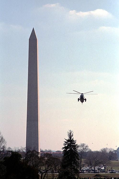 Arrival of Marine One to the South Lawn of the White House 03/02/1986 NAID: 75854635
