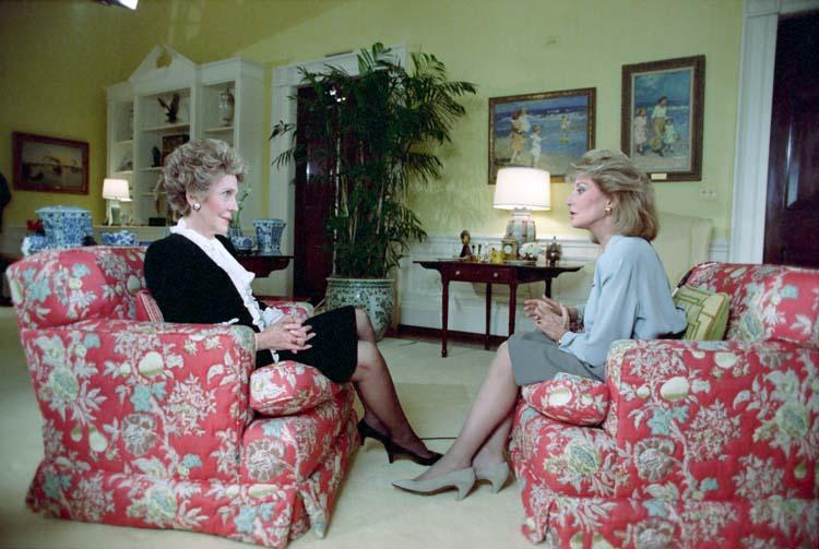 Nancy Reagan discussing her breast cancer surgery during an interview with Barbara Walters in the Residence 02/03/1988 NAID: 75855985