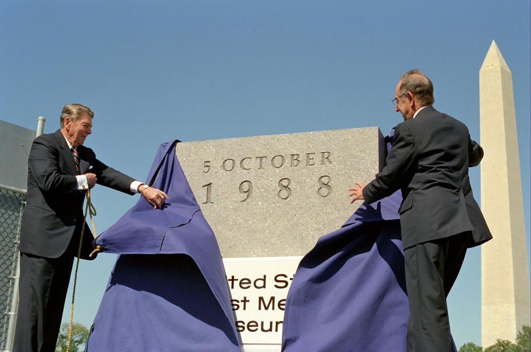 President Ronald Reagan and Harvey Meyerhoff at the ceremony for the laying of the cornerstone for the United States Holocaust Memorial Museum in Washington, D.C. 10/05/1988  NAID: 75856301