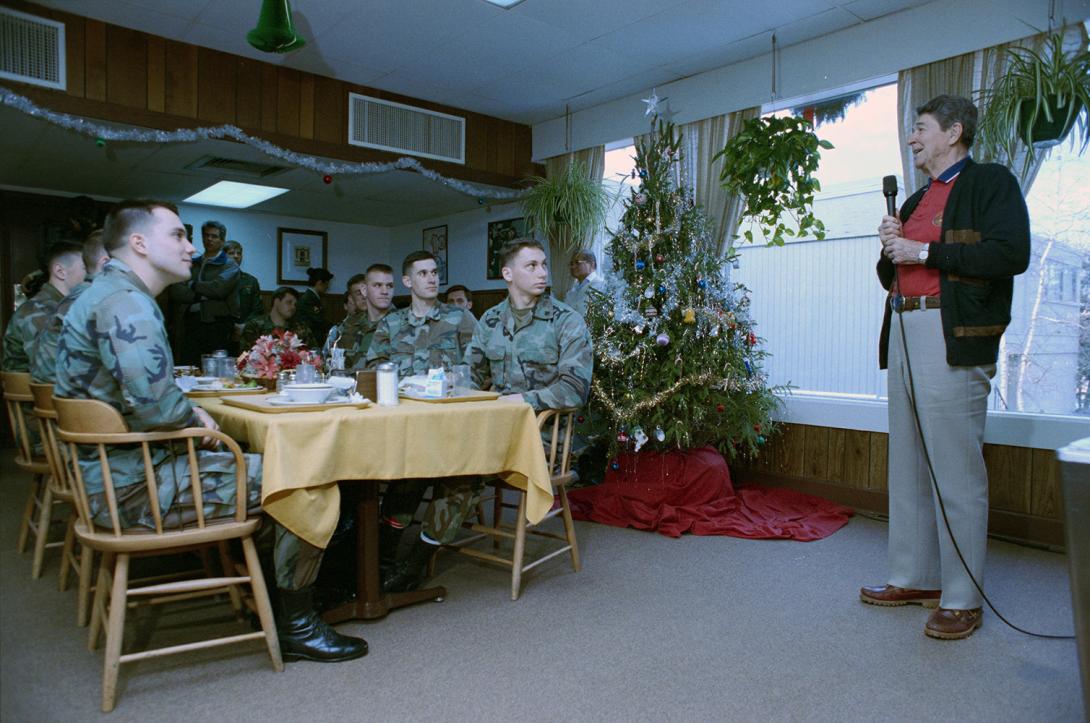 President Ronald Reagan speaking with the troops in the Mess Hall at Camp David 12/10/1988  NAID: 276565061