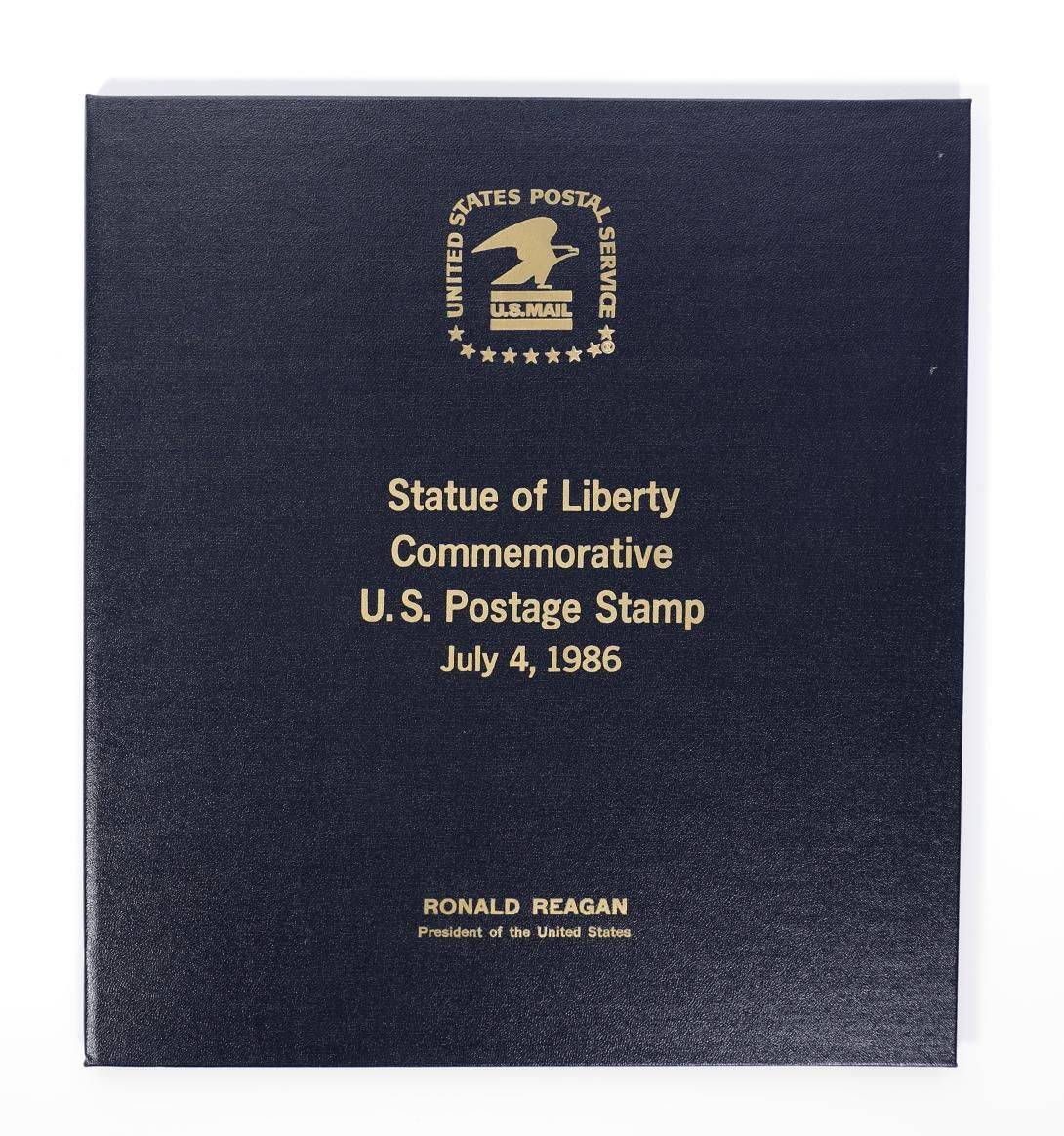Commemorative Stamp Album, 22c Statue of Liberty [view 1 of 2] Artifact ID: 1986.00606.01a-b Makers: Howard E. Paine (stamp designer, art director, and typographer); United States Postal Service (USPS), Date Made: July 4, 1986