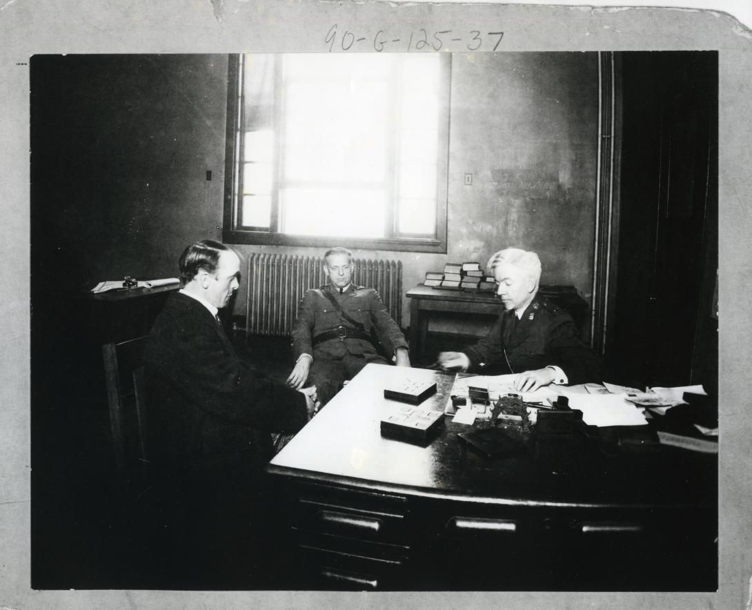 Ellis Island, Mental Examination of Arriving Alien Produced: 1923 Public Health Service Historical Photograph File 1880-1943 Record Group 90 Records of the Public Health Service 1794-1990 NAID: 280957544