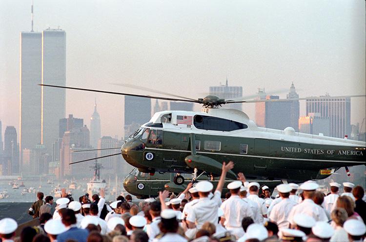 Marine One landing on the USS John F. Kennedy 07/04/1986 NAID: 276564367