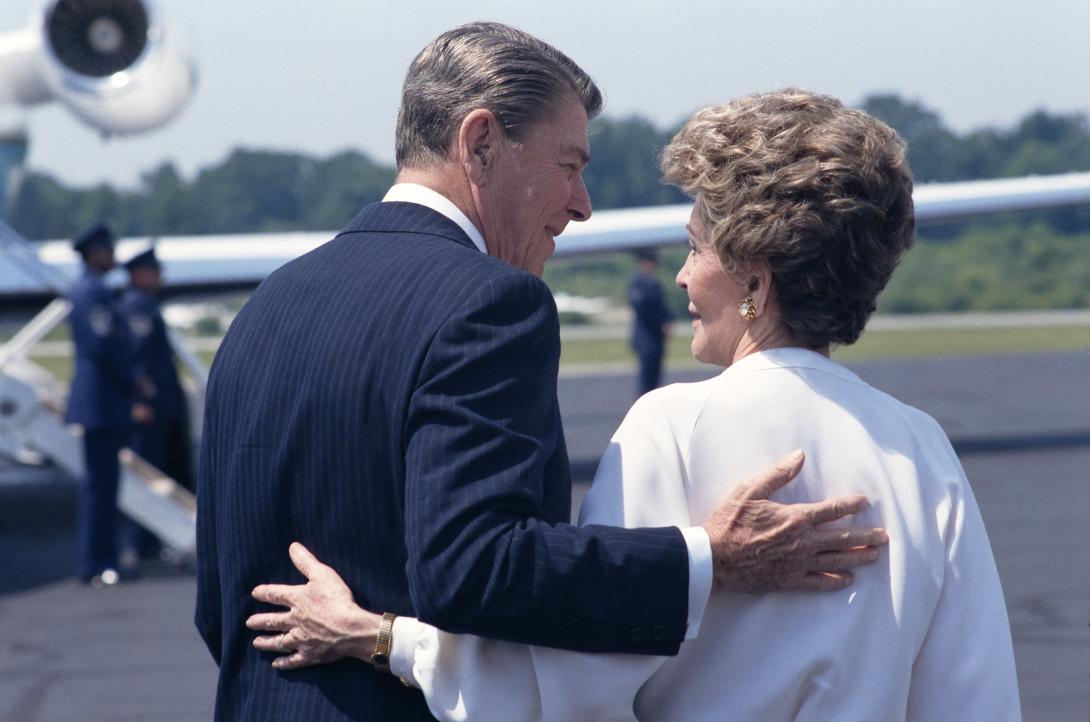 President Ronald Reagan and Nancy Reagan departing Westchester County Airport via Air Force One for Andrews Airforce Base 07/05/1986