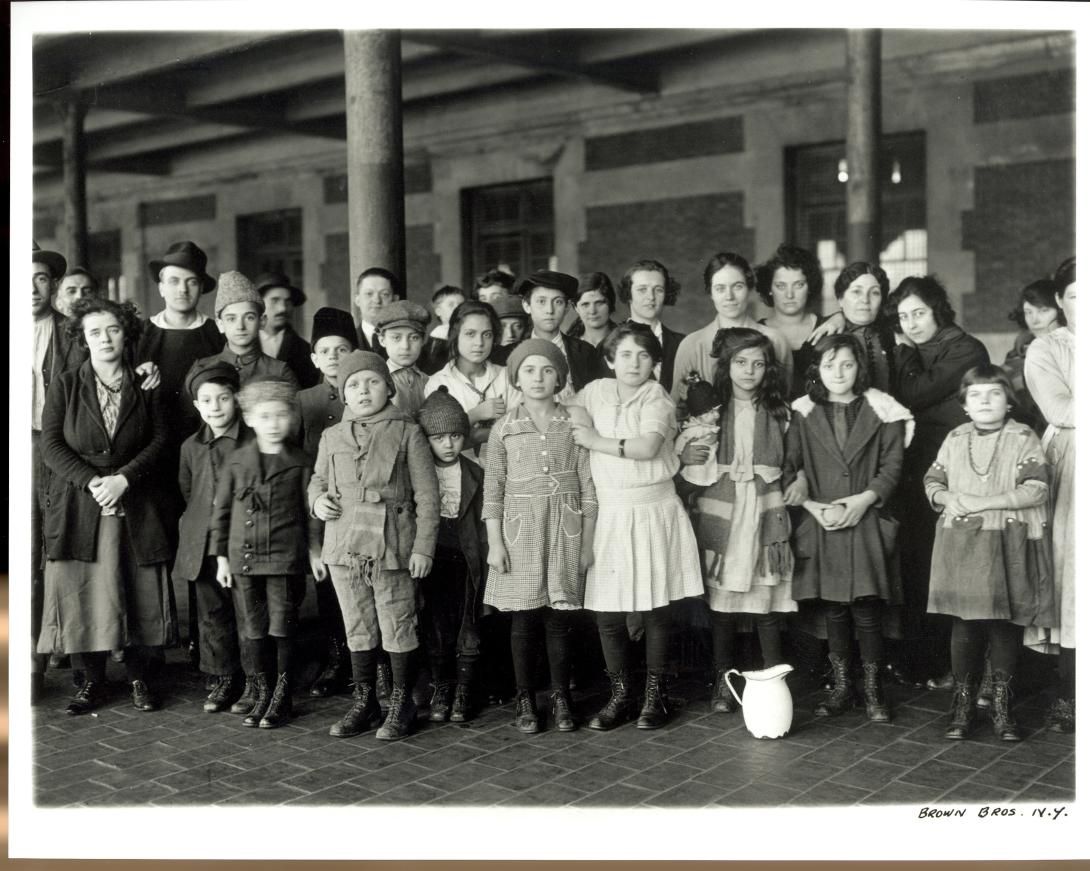 Immigrant Children, Ellis Island, New York Produced: 1908 Public Health Service Historical Photograph File 1880-1943 Record Group 90 Records of the Public Health Service 1794-1990. NAID: 6341034
