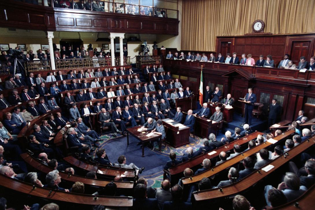 President Ronald Reagan delivering his Address Before a Joint Session of the Irish National Parliament in the Dail at Leinster House in Dublin, Ireland, 06/04/1984
