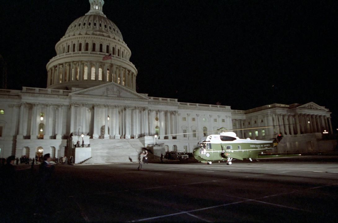 Marine One taxiing in front of the U.S. Capitol, 11/21/1985